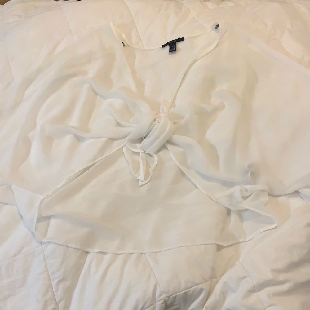 ✨5x$25✨White tie in knot blouse